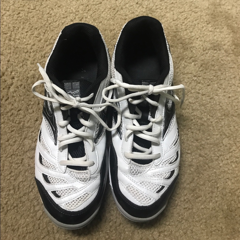 Mizuno volleyball shoes